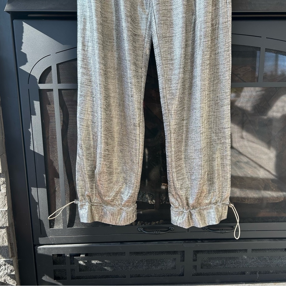 House of Harlow 1960 Tamar Metallic Gold Jogger - Picture 5 of 7